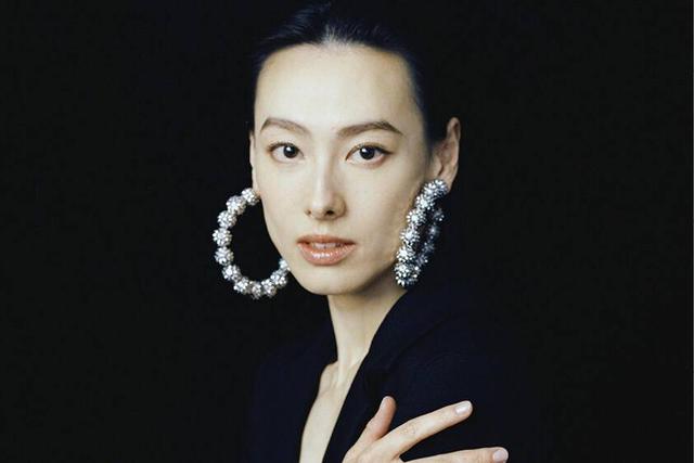 梁洛施的最新，从千亿女友到独立女性的蜕变